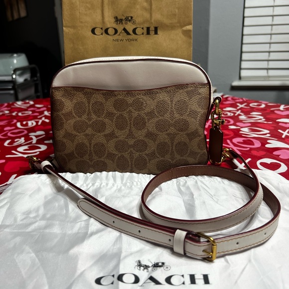 Authentic Coach Camera Bag in signature canvas. Great condition - Picture 1 of 8